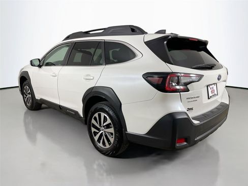 Used 2025 Subaru Outback Premium AWD/4WD image 10