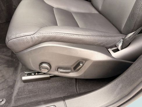 Certified 2023 Volvo XC60 B5 Plus w/ Climate Package image 13