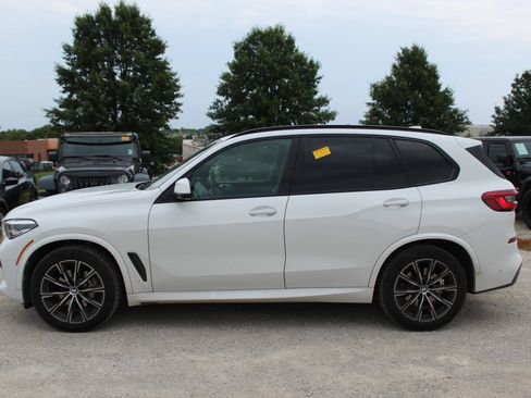Used 2019 BMW X5 xDrive40i w/ M Sport Package AWD/4WD image 3