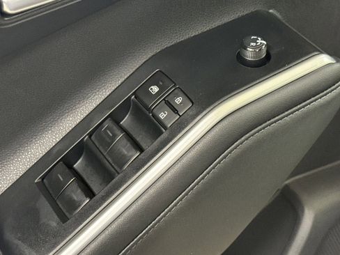 Used 2024 Toyota Highlander XLE image 19