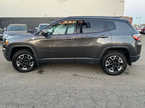 Used 2018 Jeep Compass Trailhawk w/ Cold Weather Group AWD/4WD image 12