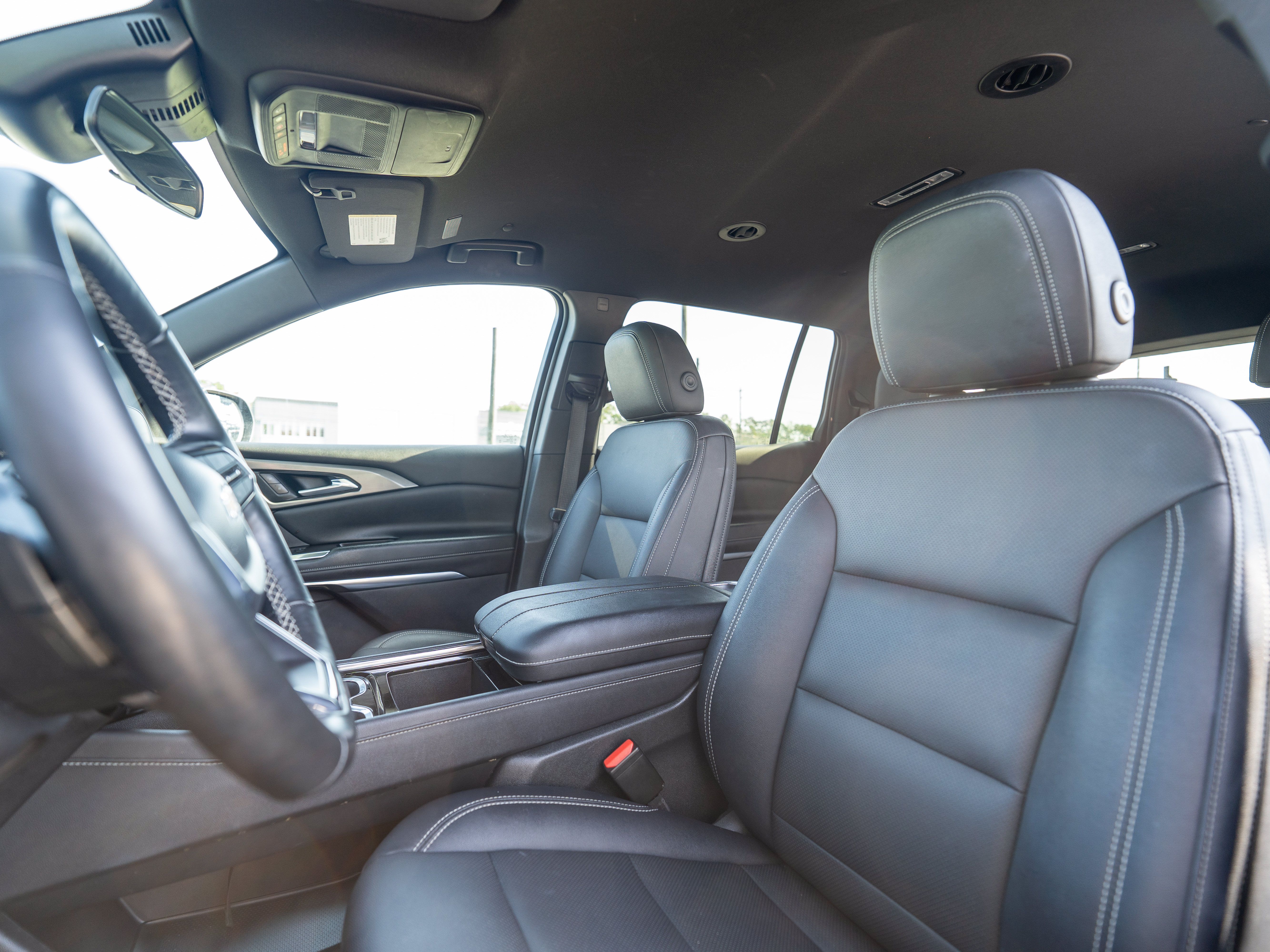 Used 2025 Chevrolet Traverse LT AWD/4WD image 8