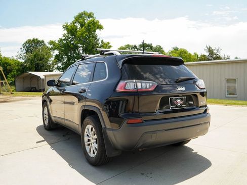 Used 2019 Jeep Cherokee Latitude w/ Popular Appearance Group FWD image 4