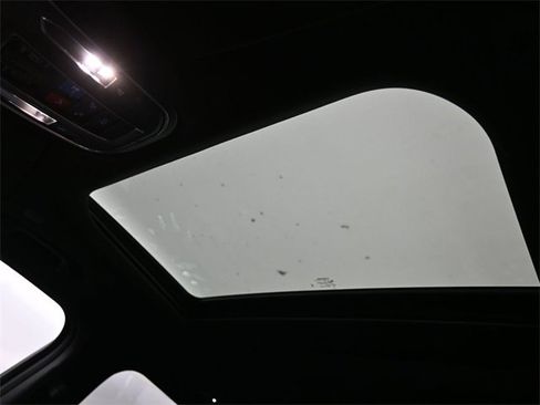 New 2025 Jeep Grand Cherokee Altitude image 14