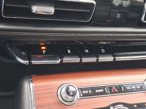 Certified 2023 Lincoln Aviator Reserve w/ Elements Package Plus AWD/4WD image 17