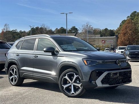 New 2026 Volkswagen Taos SEL image 1