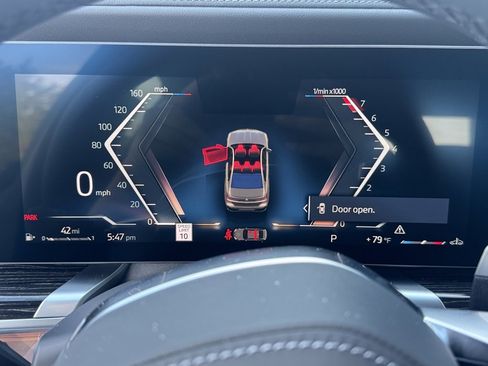 Used 2026 BMW 740i xDrive w/ Premium Package image 27