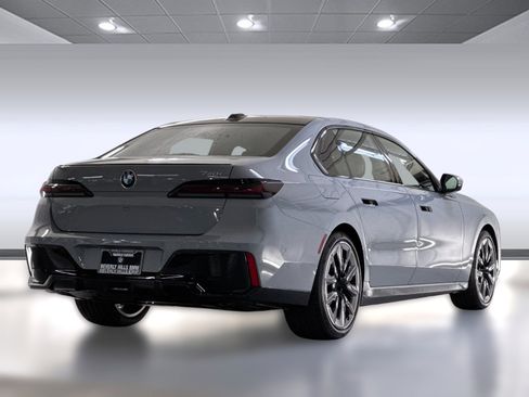 New 2026 BMW 740i w/ Executive Package image 8