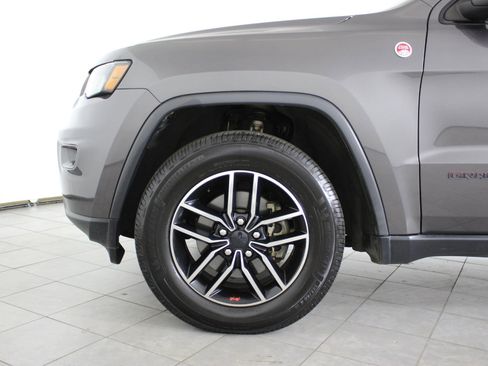 Used 2019 Jeep Grand Cherokee Trailhawk image 11