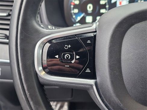Used 2018 Volvo XC90 T5 Momentum w/ Convenience Package image 29
