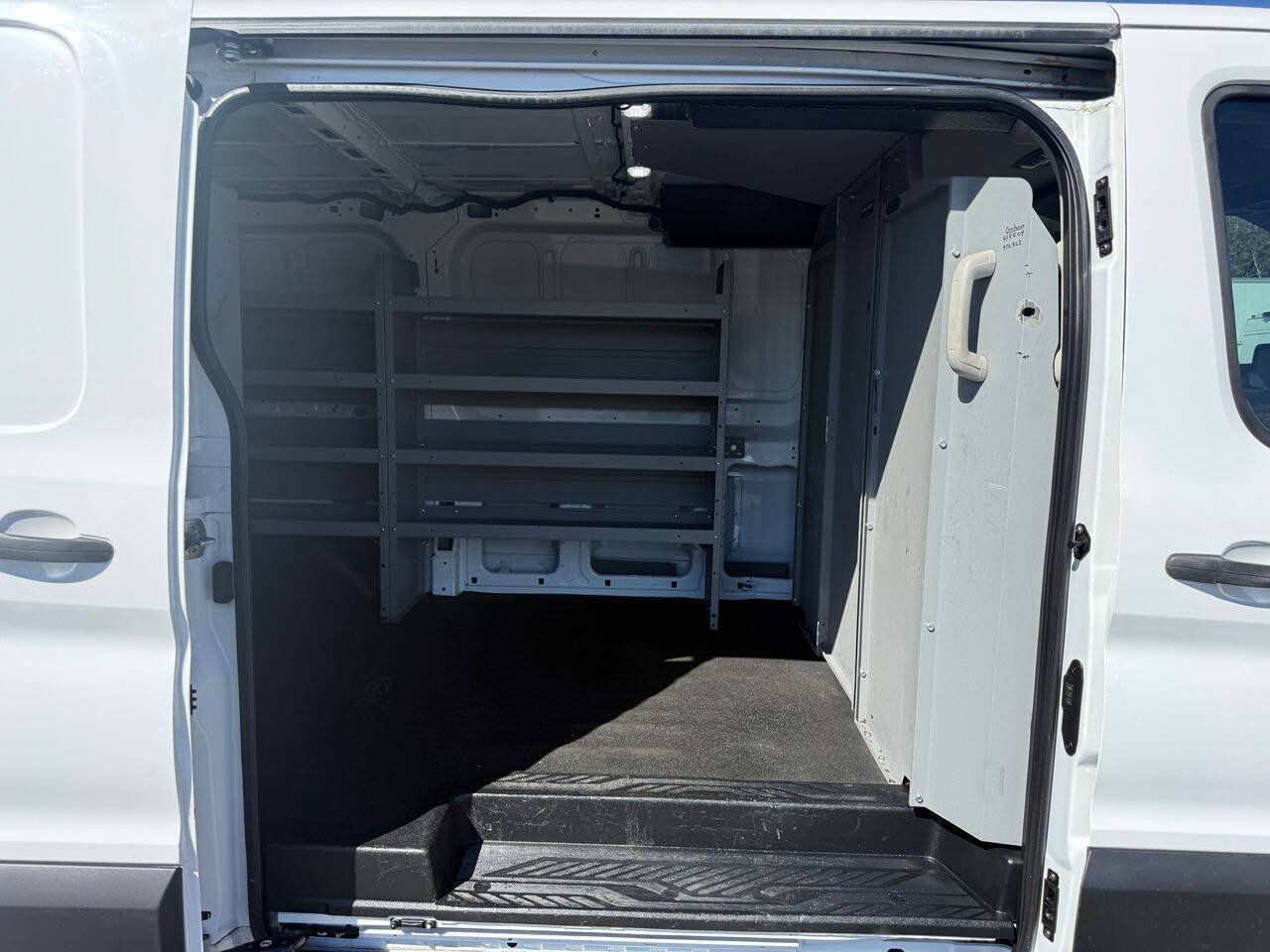 Used 2020 Ford Transit 250 Low Roof RWD image 25