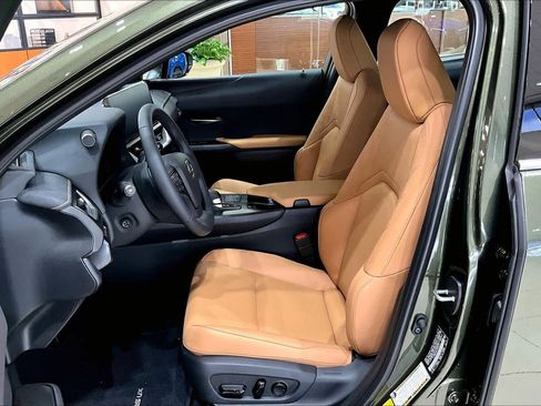 New 2026 Lexus UX 300h FWD image 18