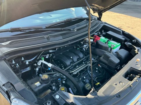 Used 2019 Ford Explorer XLT image 22