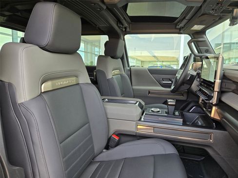 Used 2024 GMC Hummer EV 2X w/ LPO, Illumination Package AWD/4WD image 30