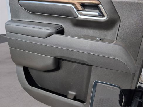 Used 2025 Chevrolet Silverado 1500 LT Trail Boss w/ Convenience Package II image 31