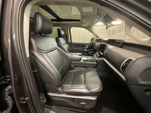Used 2025 Ford Expedition Max Platinum w/ Driver's Package AWD/4WD image 13