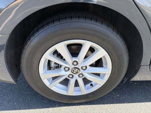 Used 2025 Toyota Camry LE image 17