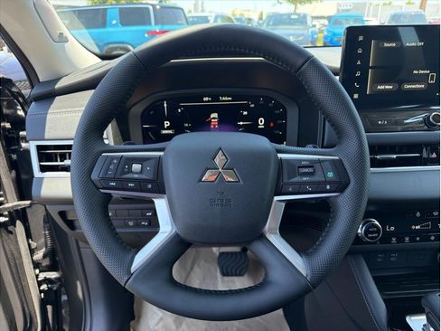 New 2026 Mitsubishi Outlander SE AWD/4WD image 17