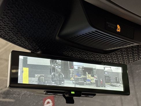 New 2025 Nissan Ariya AWD image 30