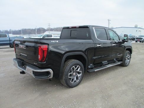 New 2026 GMC Sierra 1500 SLT w/ SLT Premium Plus Package AWD/4WD image 4