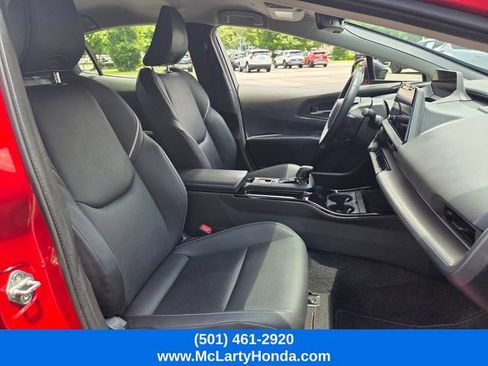 Used 2025 Toyota Prius XLE FWD image 16