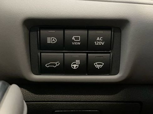 Used 2021 Toyota Highlander Limited AWD/4WD image 26