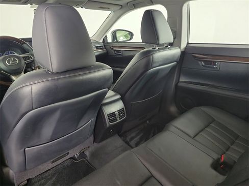 Used 2018 Lexus ES 350 w/ Luxury Package w/Wood Trim image 11