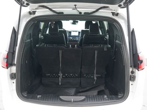 Used 2024 Chrysler Pacifica Limited FWD image 19
