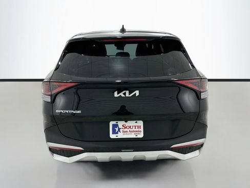 Used 2025 Kia Sportage EX FWD image 6