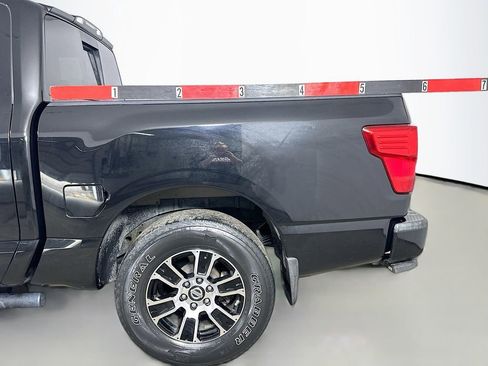 Used 2021 Nissan Titan SV w/ SV Convenience Package image 38