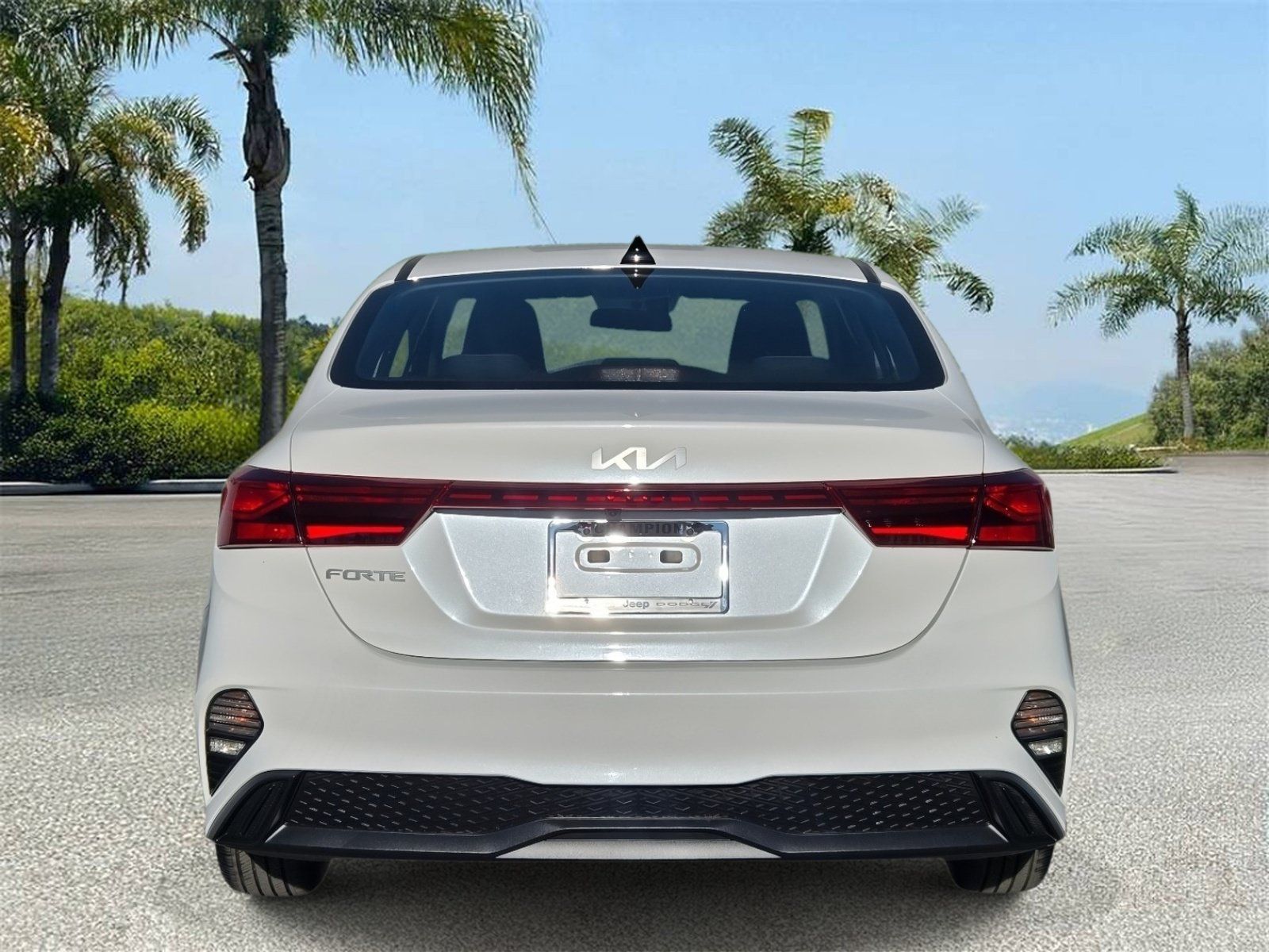 Used 2024 Kia Forte LXS w/ LXS Technology Package FWD image 5