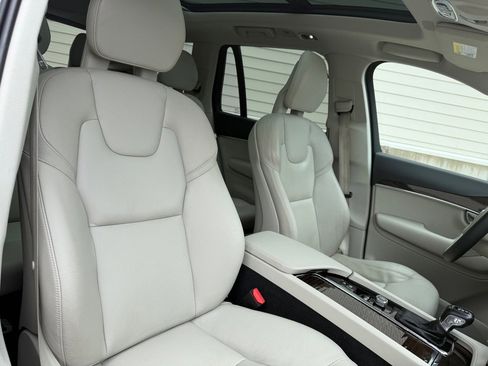 Used 2018 Volvo XC90 T6 Momentum w/ Convenience Package AWD/4WD image 32