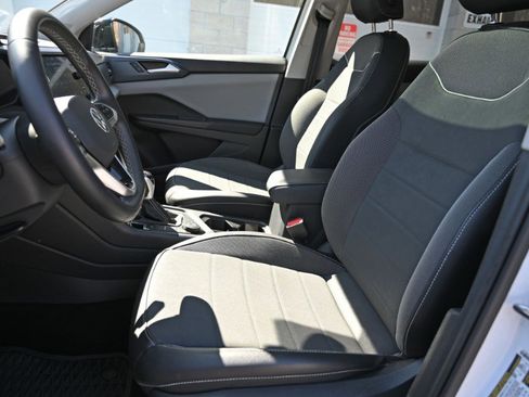 Used 2023 Volkswagen Taos SE image 16