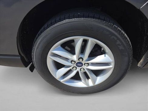 Used 2016 Ford Edge SEL w/ Class II Trailer Tow Package AWD/4WD image 10
