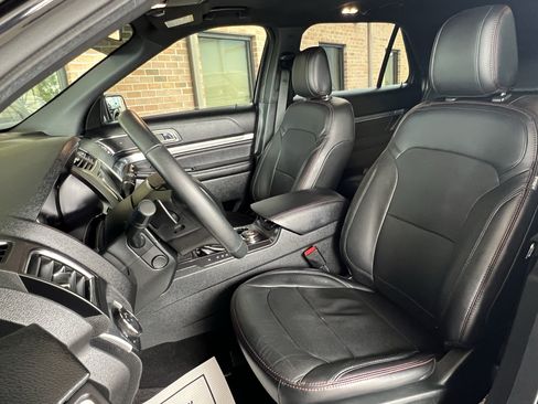Used 2019 Ford Explorer Sport w/ Equipment Group 401A AWD/4WD image 13