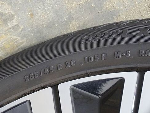 Used 2023 Volvo XC60 B5 Plus image 52