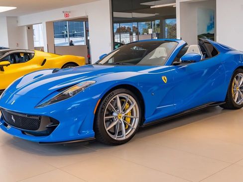Used 2022 Ferrari 812 GTS RWD image 1
