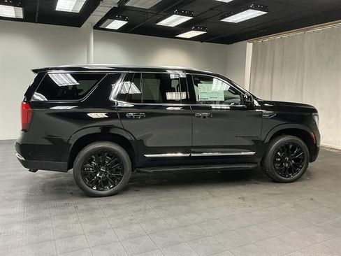 New 2026 GMC Yukon Elevation w/ LPO, Elevation Black Package AWD/4WD image 8