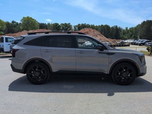Used 2025 Kia Sorento SX AWD/4WD image 3