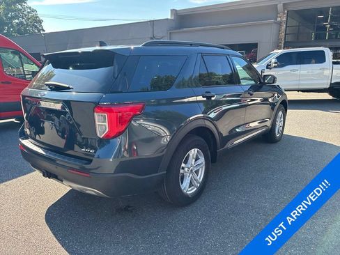 Used 2022 Ford Explorer XLT w/ Equipment Group 202A AWD/4WD image 17