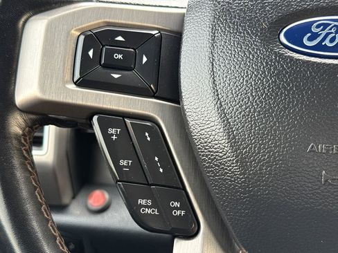 Used 2022 Ford F450 Platinum w/ FX4 Off-Road Package image 28