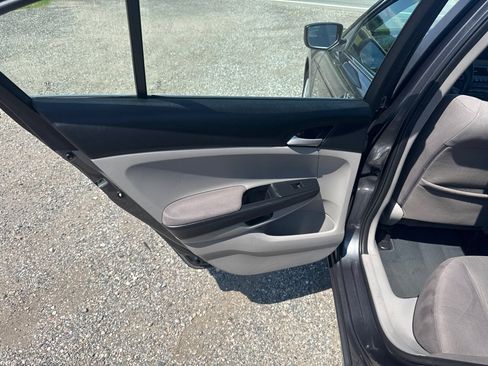 Used 2011 Honda Accord LX image 21