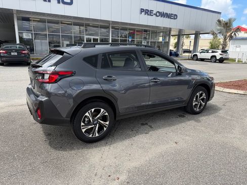 Used 2025 Subaru Crosstrek 2.5i Premium AWD/4WD image 3