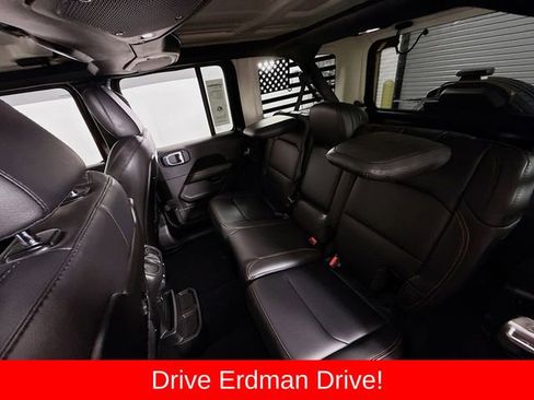Used 2025 Jeep Wrangler Unlimited Sahara w/ Safety Group AWD/4WD image 8