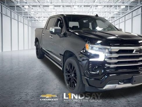 Used 2023 Chevrolet Silverado 1500 High Country w/ Technology Package AWD/4WD image 4