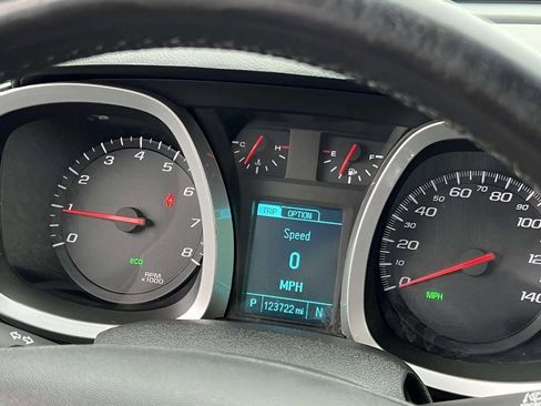 Used 2015 Chevrolet Equinox LT w/ Driver Convenience Package image 28