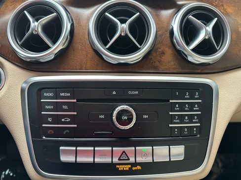 Used 2018 Mercedes-Benz GLA 250 image 21