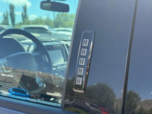 Used 2020 Ford F150 Lariat w/ Equipment Group 502A Luxury AWD/4WD image 19