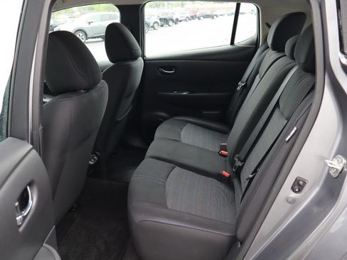Used 2022 Nissan Leaf S FWD image 5