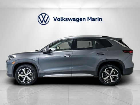 New 2026 Volkswagen Tiguan SE image 2